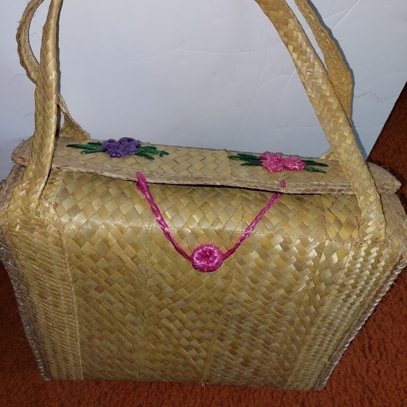 Vintage* Large Straw Floral Tote - Picture 5 of 15